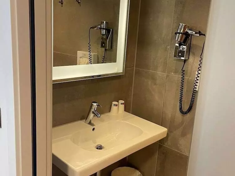 هتل Ibis Styles Nivelles