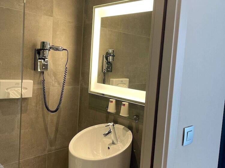 هتل Ibis Styles Nivelles