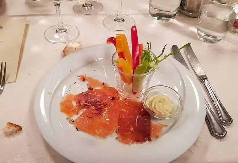 호텔 La Rondinella