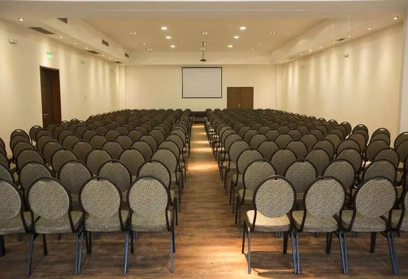 Отель Regency Way Montevideo