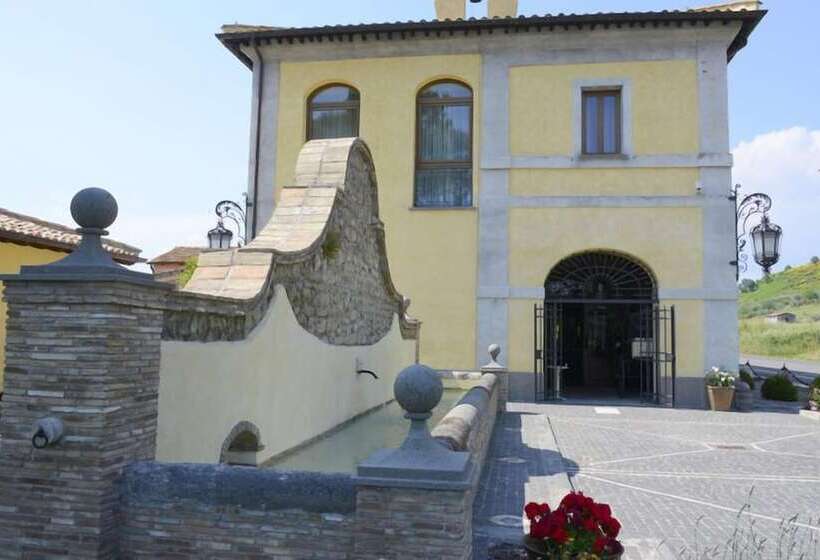 Отель Relais Il Postiglione  Antica Posta Dei Chigi