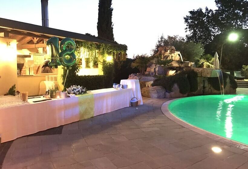 Отель Relais Il Postiglione  Antica Posta Dei Chigi