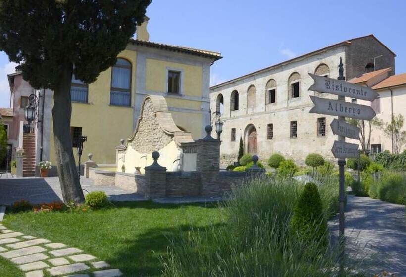 Отель Relais Il Postiglione  Antica Posta Dei Chigi