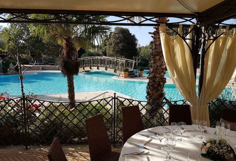 Отель Relais Il Postiglione  Antica Posta Dei Chigi