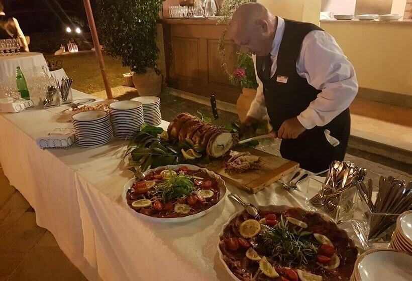 Отель Relais Il Postiglione  Antica Posta Dei Chigi