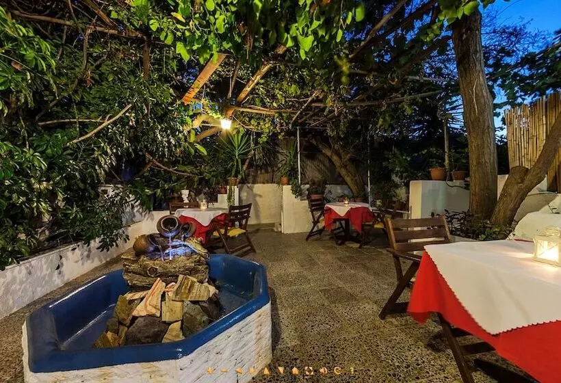 Hotel Semiramis Guesthouse