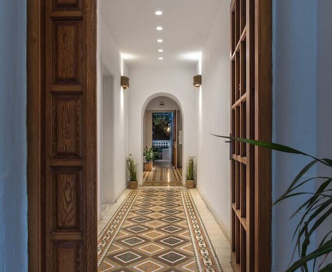 בית מלון כפרי Semiramis Guesthouse