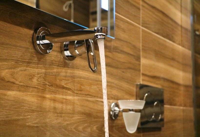 בית מלון כפרי Semiramis Guesthouse