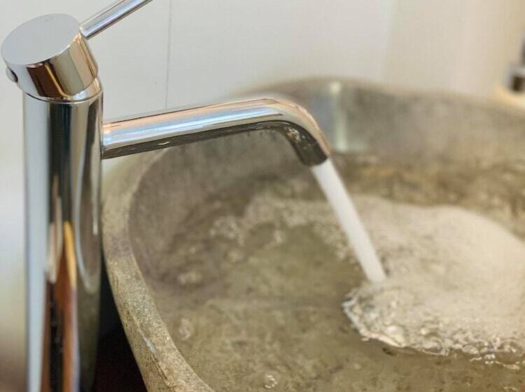 בית מלון כפרי Semiramis Guesthouse