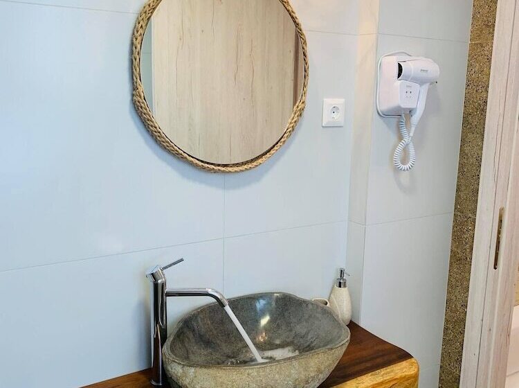 בית מלון כפרי Semiramis Guesthouse