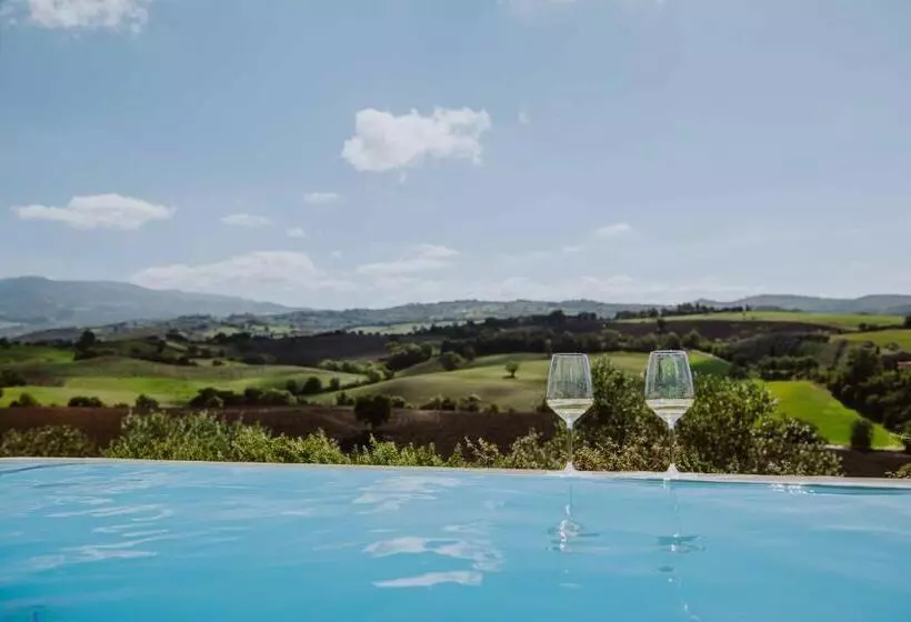 ホテル Tenuta Pianirossi