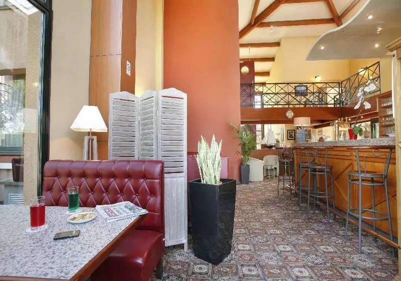 هتل The Originals City, Hôtel Le Sextant, Toulouse Sud