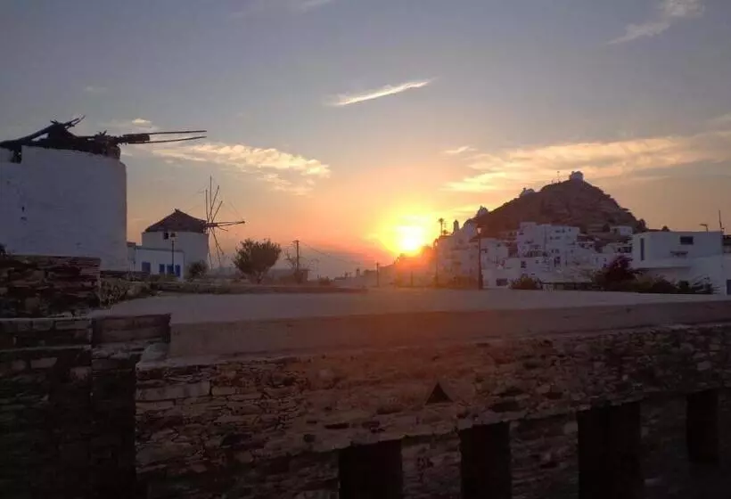 هتل The Windmills