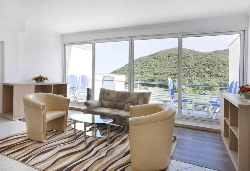 Narcis   Maslinica Hotels & Resorts