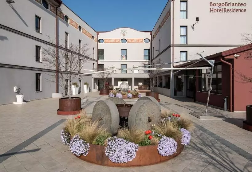 Резиденция Borgo Brianteo