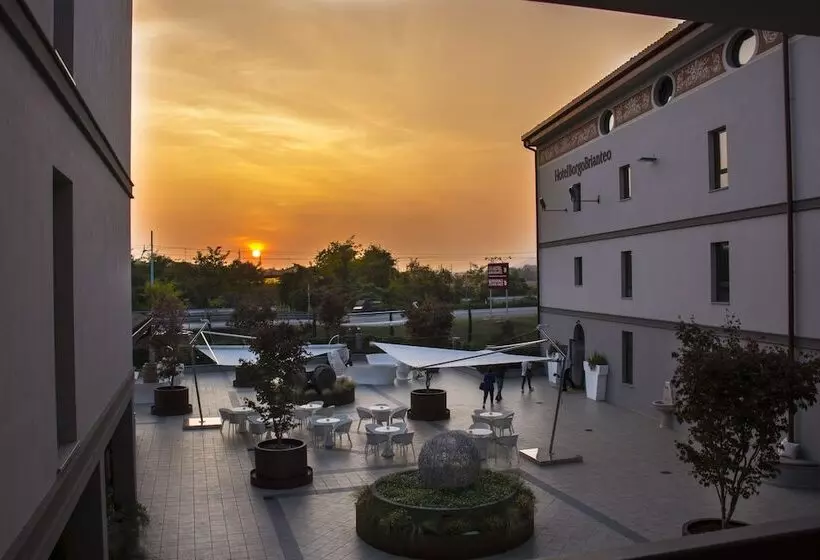 Резиденция Borgo Brianteo