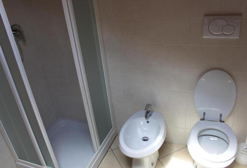 إقامة Lakeside Holiday Resort