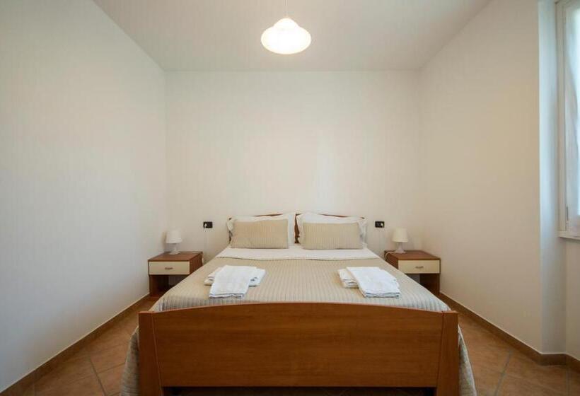 إقامة Lakeside Holiday Resort