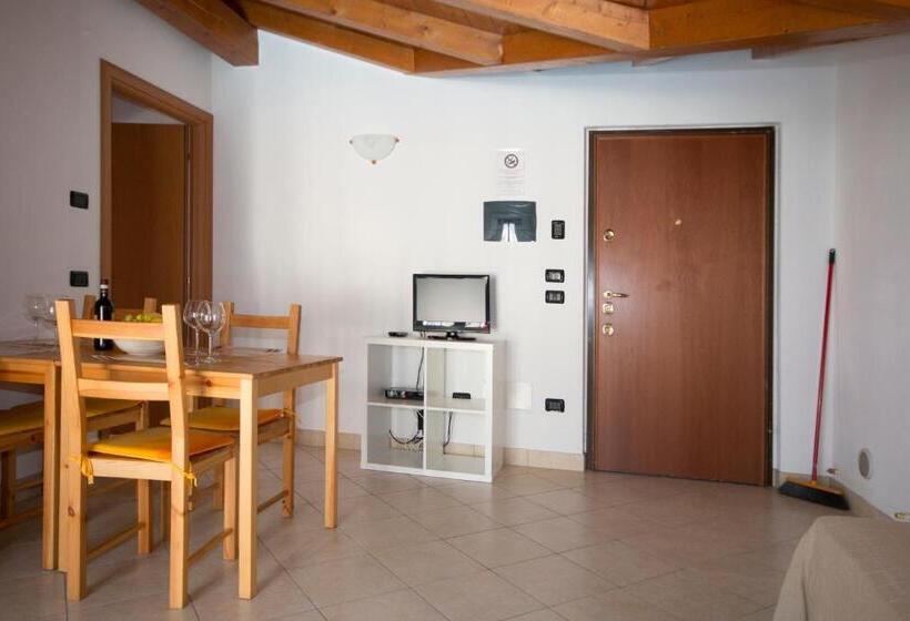 إقامة Lakeside Holiday Resort