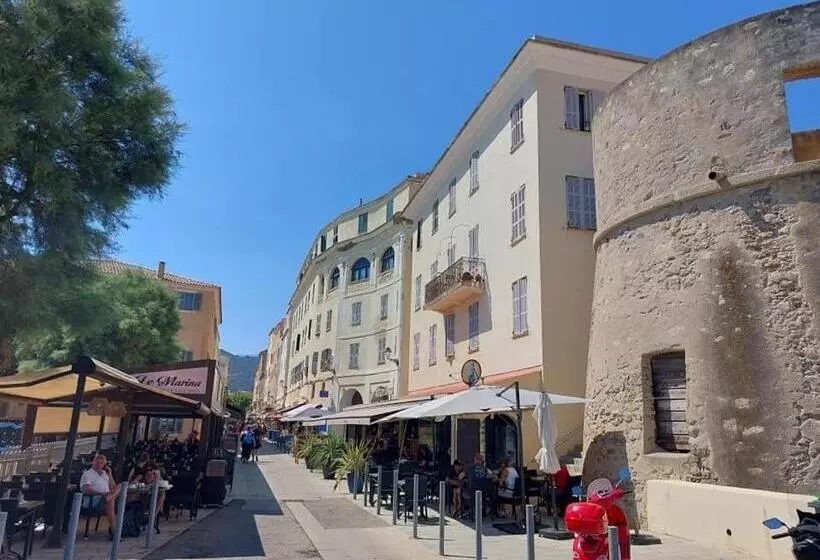 Appartement T4 Très Bien Situé Et Climatisé