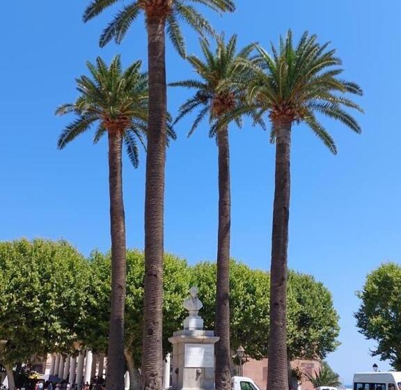 Appartement T4 Très Bien Situé Et Climatisé