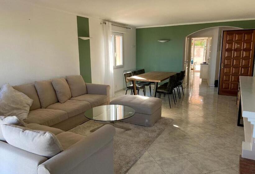 Appartement T4 Très Bien Situé Et Climatisé