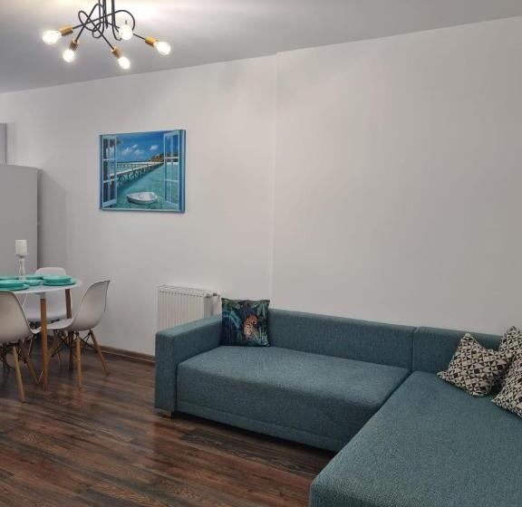 Christopher Apartment