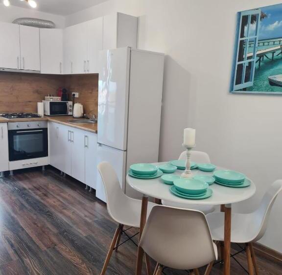 Christopher Apartment