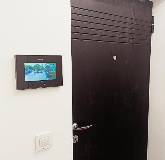 Christopher Apartment