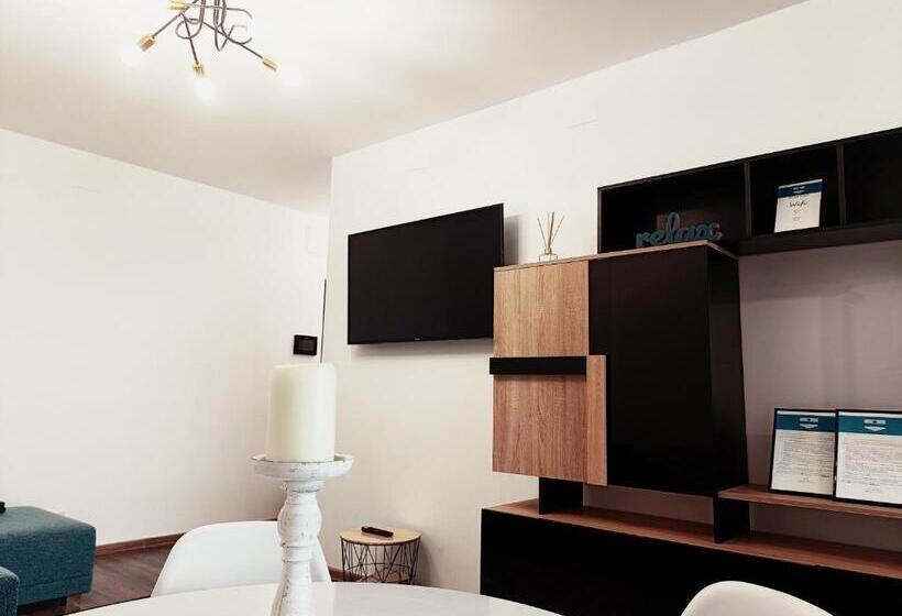 Christopher Apartment