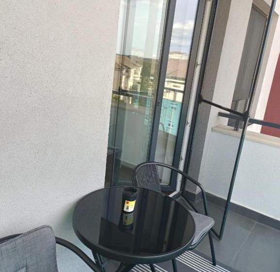 Christopher Apartment