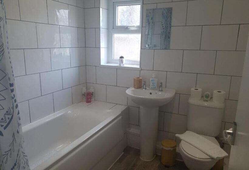 Cozy Crib   1 Bed Studio