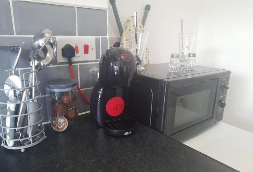 Cozy Crib   1 Bed Studio