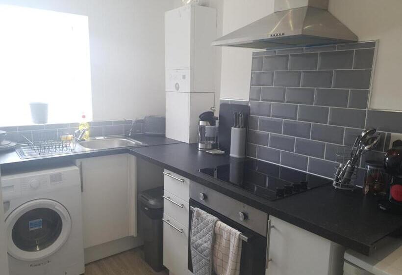 Cozy Crib   1 Bed Studio