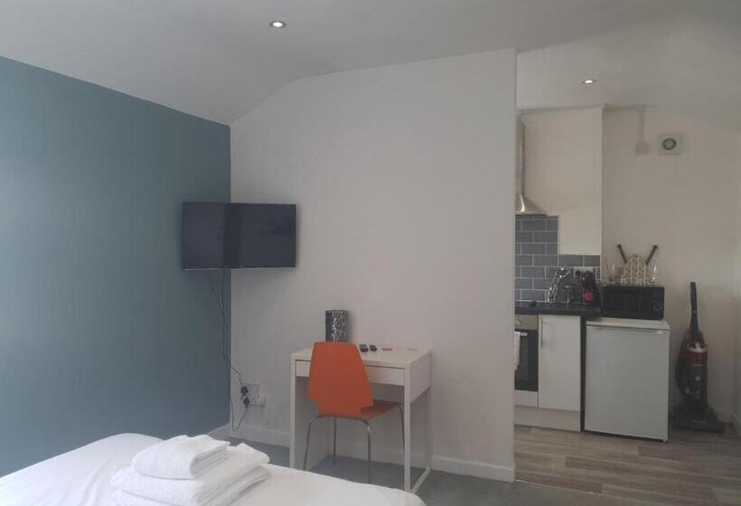 Cozy Crib   1 Bed Studio