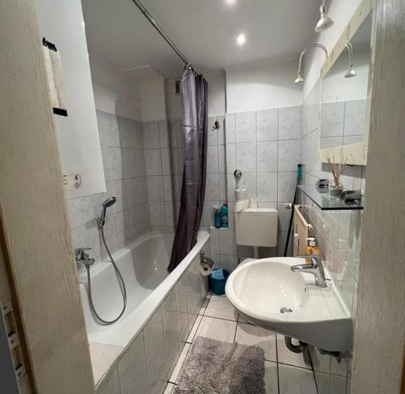 Gemütlich Eingerichtete 2 Zimmer Wohnung In Duisburg Meiderich