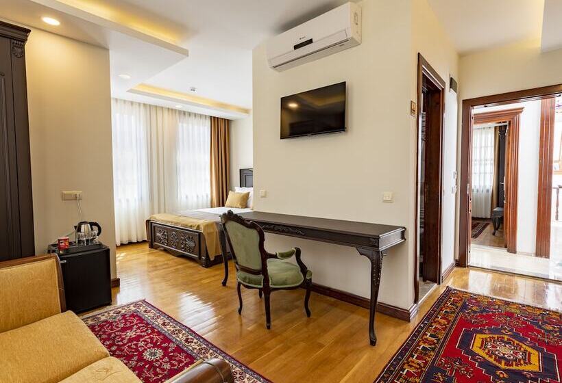 هتل Woo Town Suites