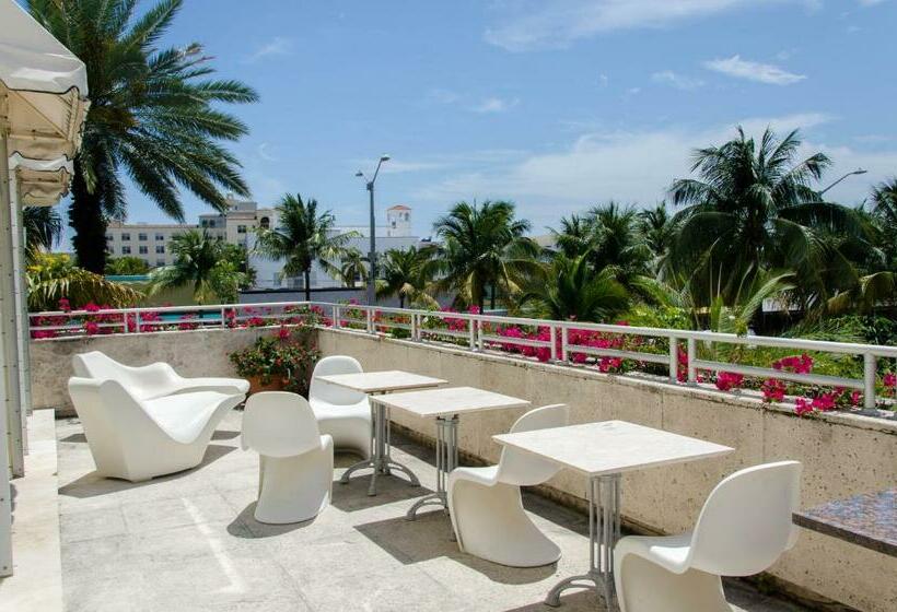 בית מלון כפרי The Astor By Luxurban