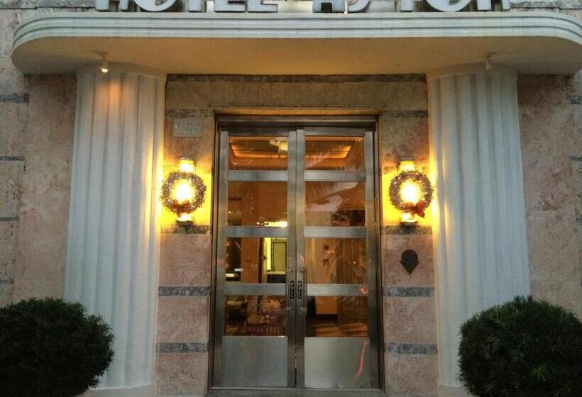 בית מלון כפרי The Astor By Luxurban