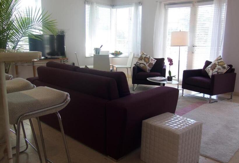 בית מלון כפרי The Astor By Luxurban