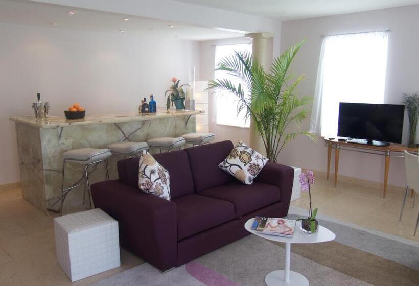 בית מלון כפרי The Astor By Luxurban