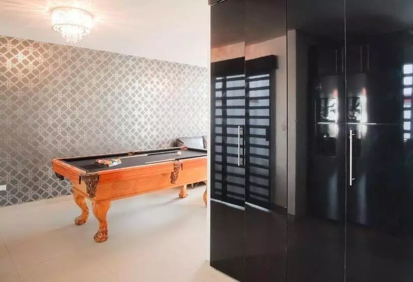 New House / Vip / 1 Block To The Beach