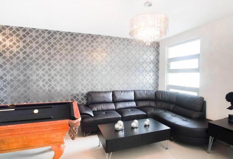 New House / Vip / 1 Block To The Beach