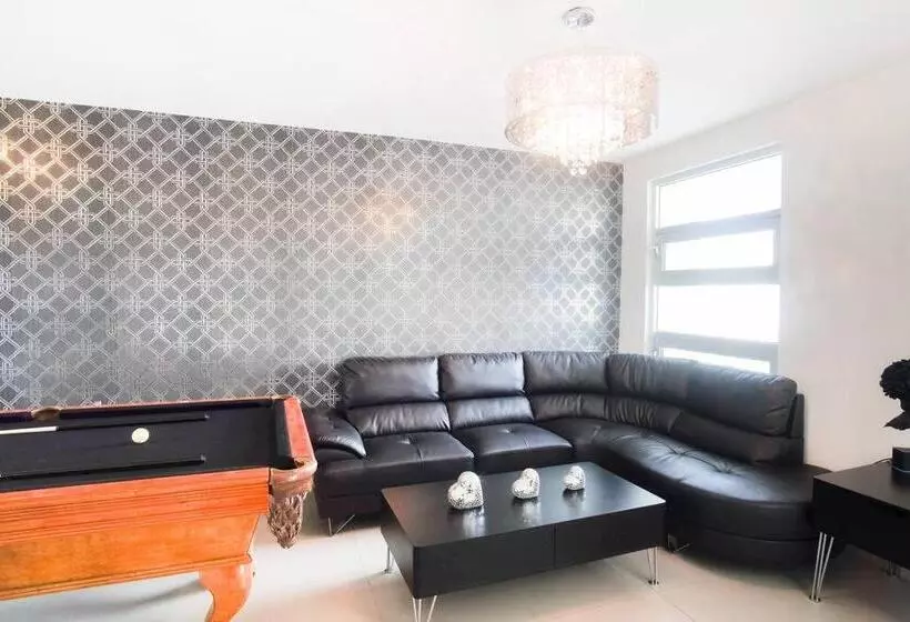 New House / Vip / 1 Block To The Beach