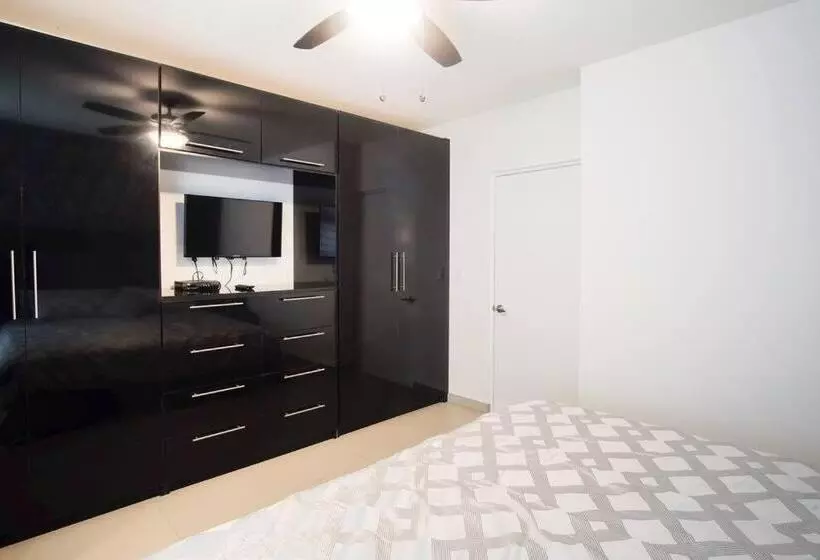 New House / Vip / 1 Block To The Beach