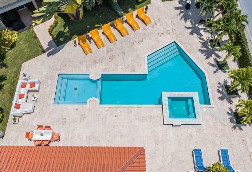 Sunset 16 Caya Dr. J.e.m. Arends 1