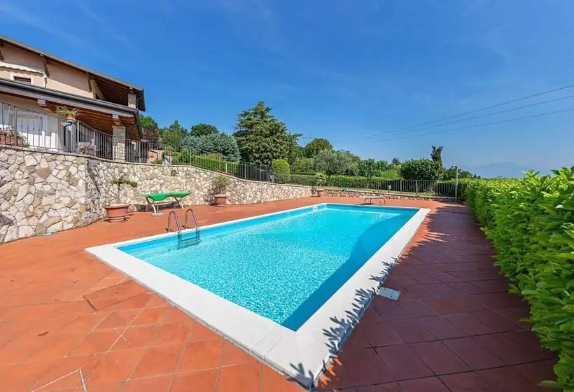 Casa Alba Con Giardino E Patio By Wonderful Italy