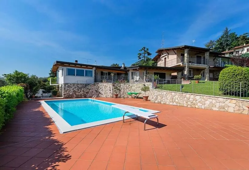 Casa Alba Con Giardino E Patio By Wonderful Italy