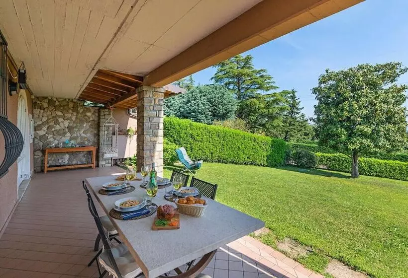 Casa Alba Con Giardino E Patio By Wonderful Italy