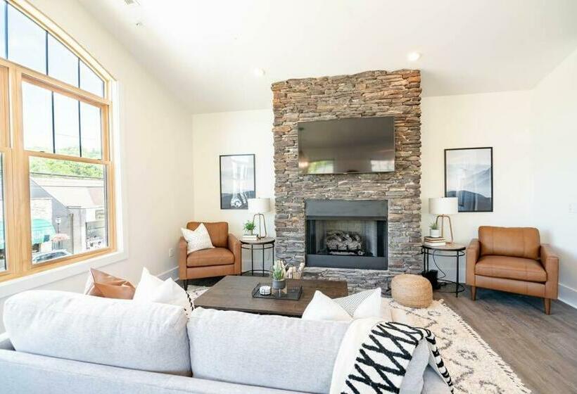 Franklin At M&p   View Of Main Street